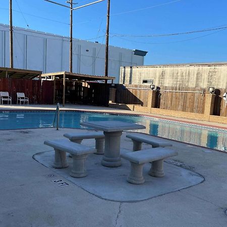 Days Inn & Suites By Wyndham Corpus Christi Central Екстер'єр фото