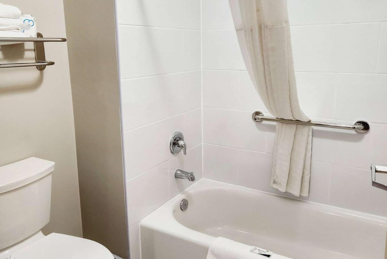 Days Inn & Suites By Wyndham Corpus Christi Central Екстер'єр фото