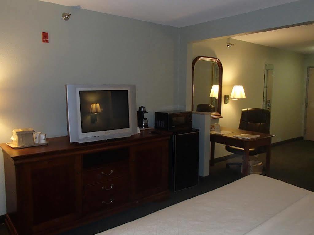 Days Inn & Suites By Wyndham Corpus Christi Central Екстер'єр фото