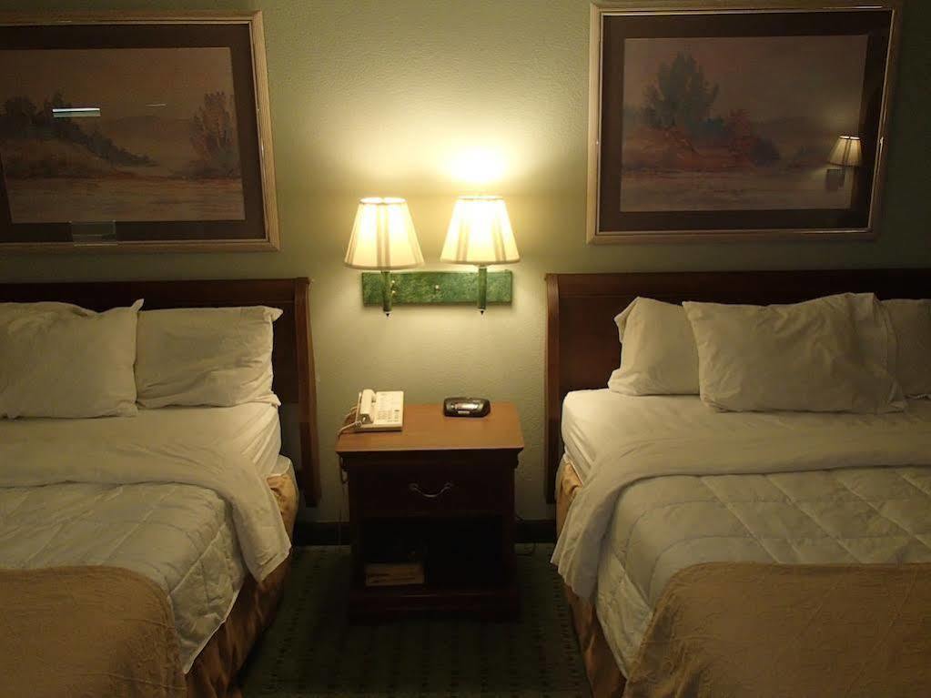 Days Inn & Suites By Wyndham Corpus Christi Central Екстер'єр фото